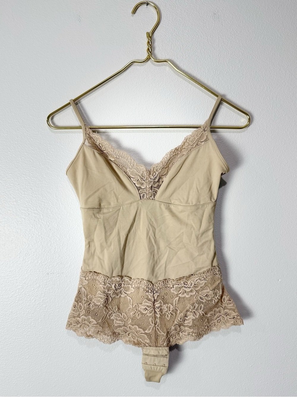 Jones New York Elegant Nude Lace Trim Body Briefer